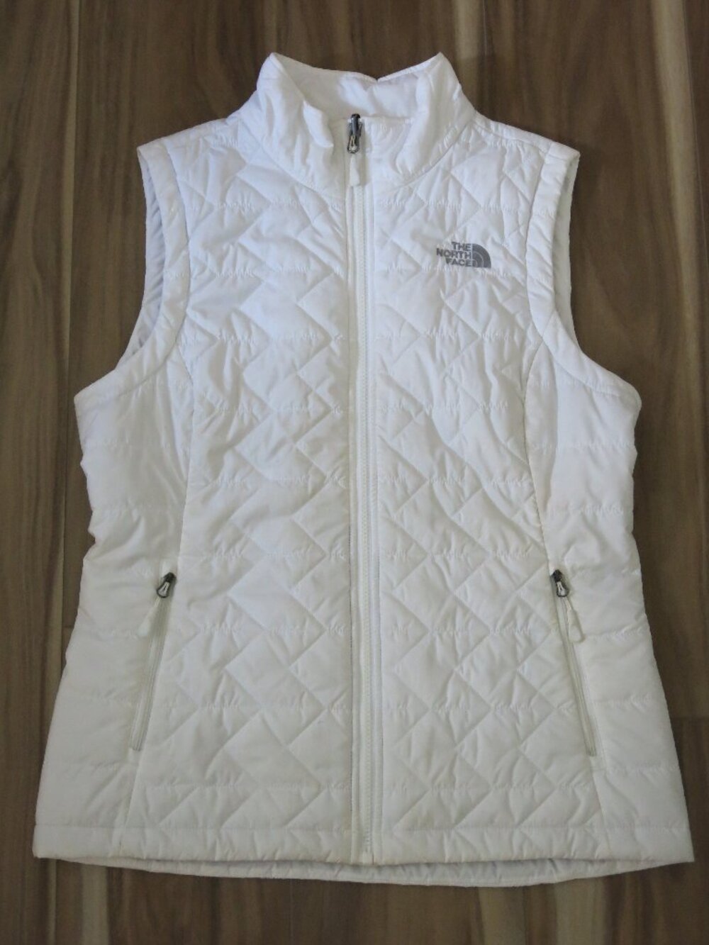 The North Face White Lightweight Puffer Vest - Size Medium